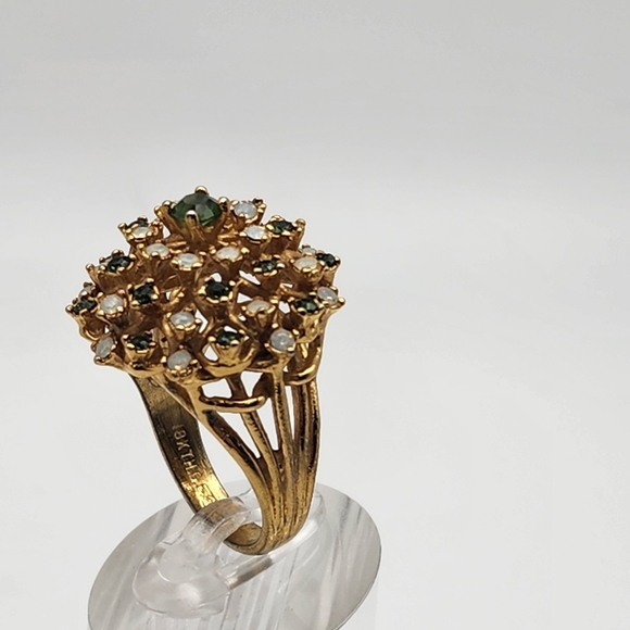 Vintage Aurora 18KT HGE Green & White Opalescent Crystal Cocktail Ring (8) - Picture 4 of 9